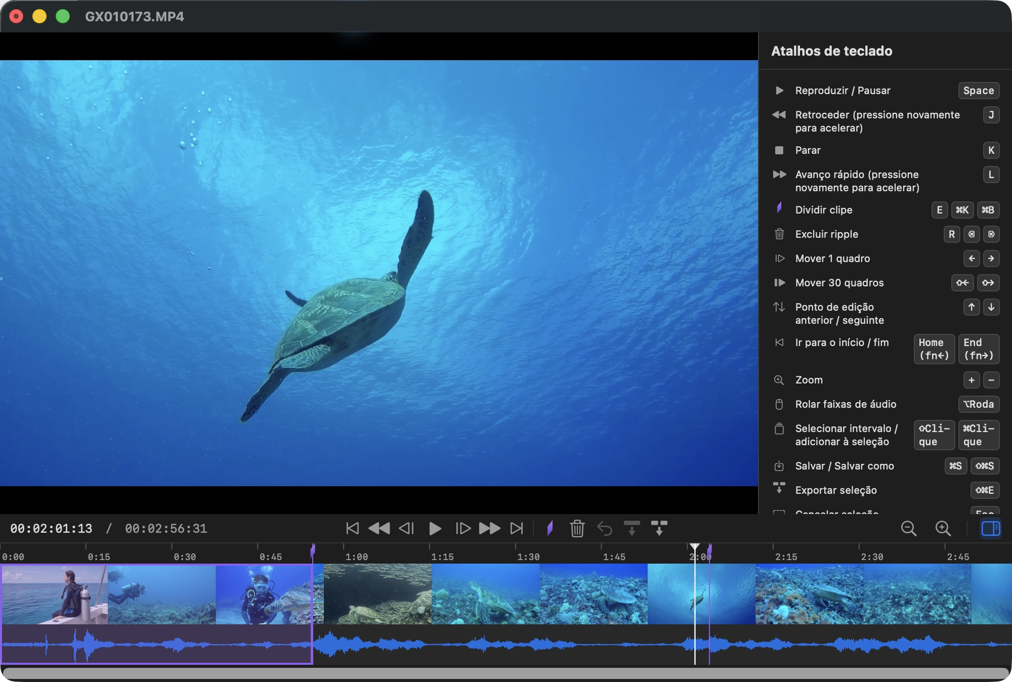 QuickCut no Mac com prévia do vídeo, seleção de clipe roxa e forma de onda de áudio